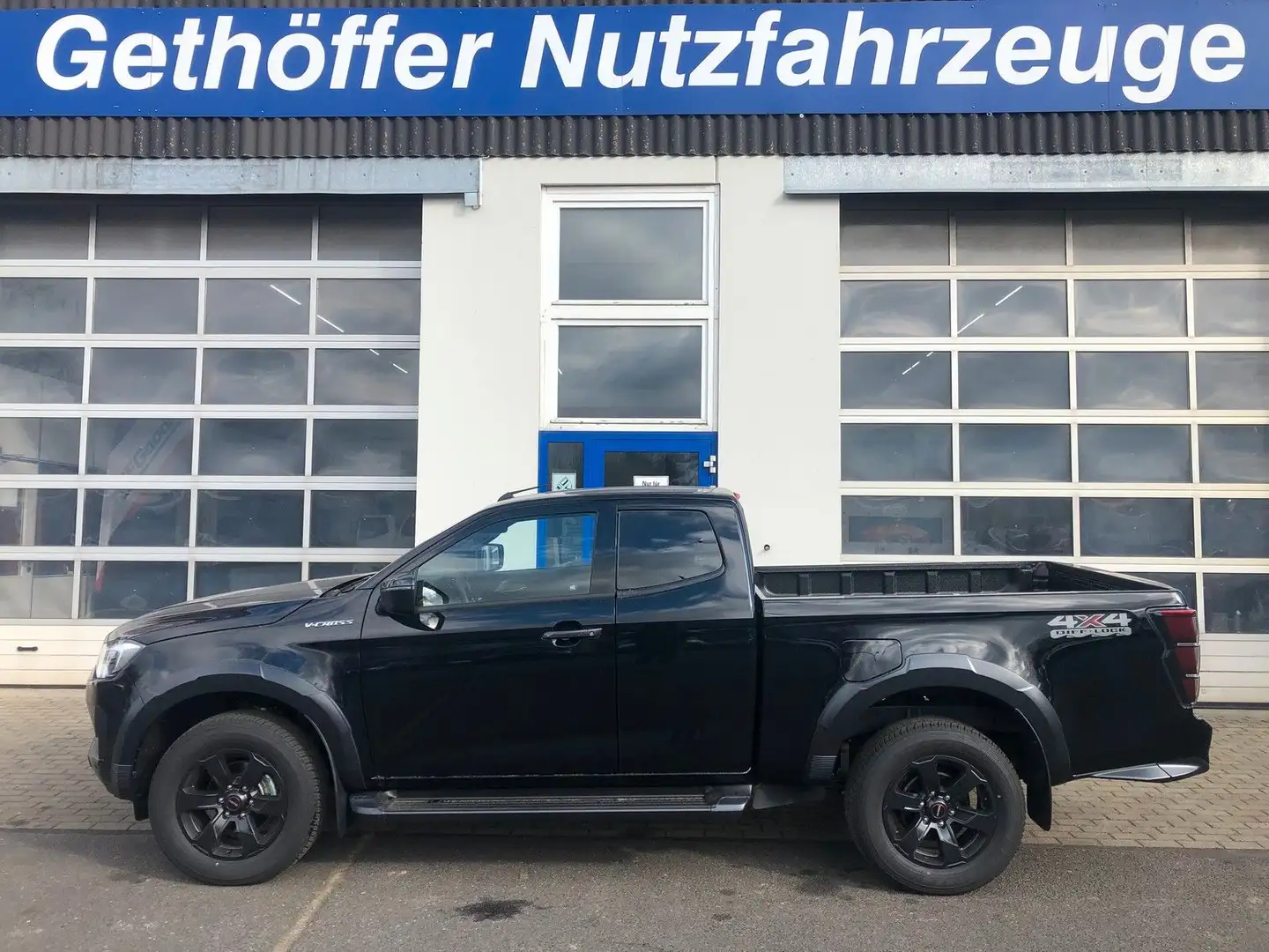 Isuzu D-Max Space Cab V-Cross AT neues Modell +SOFORT+ Negro - 1