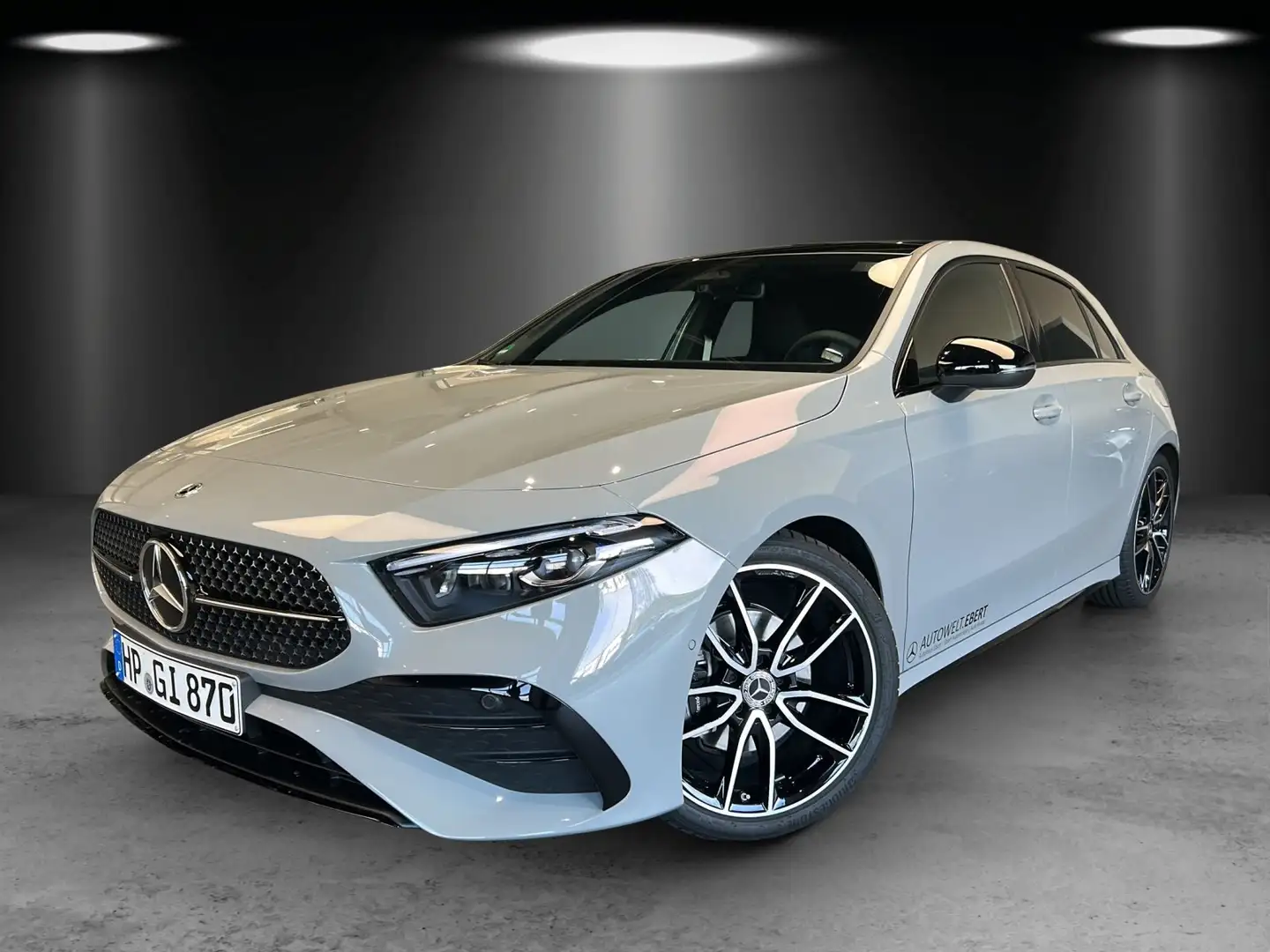 Mercedes-Benz A 180 d AMG MultiBeam PANO Lenkradhzg. TOTWINKEL Gris - 1