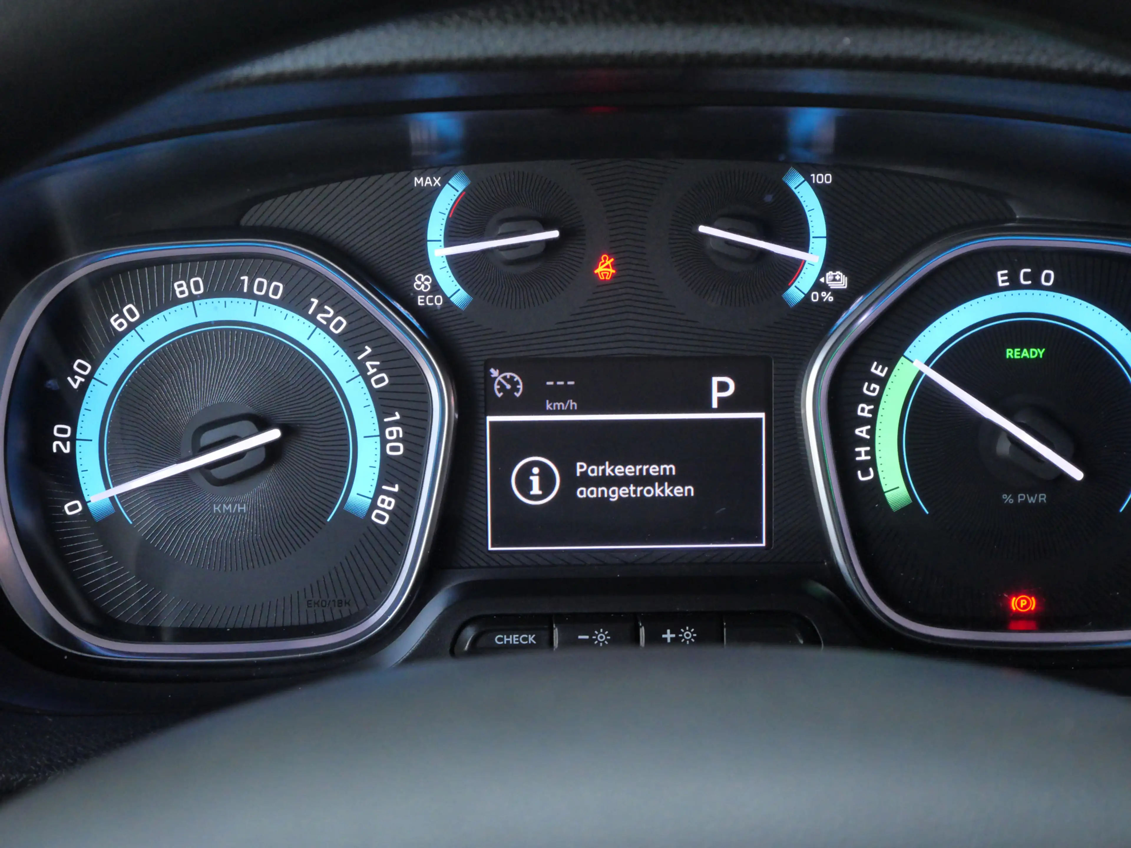Peugeot e-Expert Long Premium 75 kWh | L3 | CARPLAY | CRUISE | AIRC — photo 7