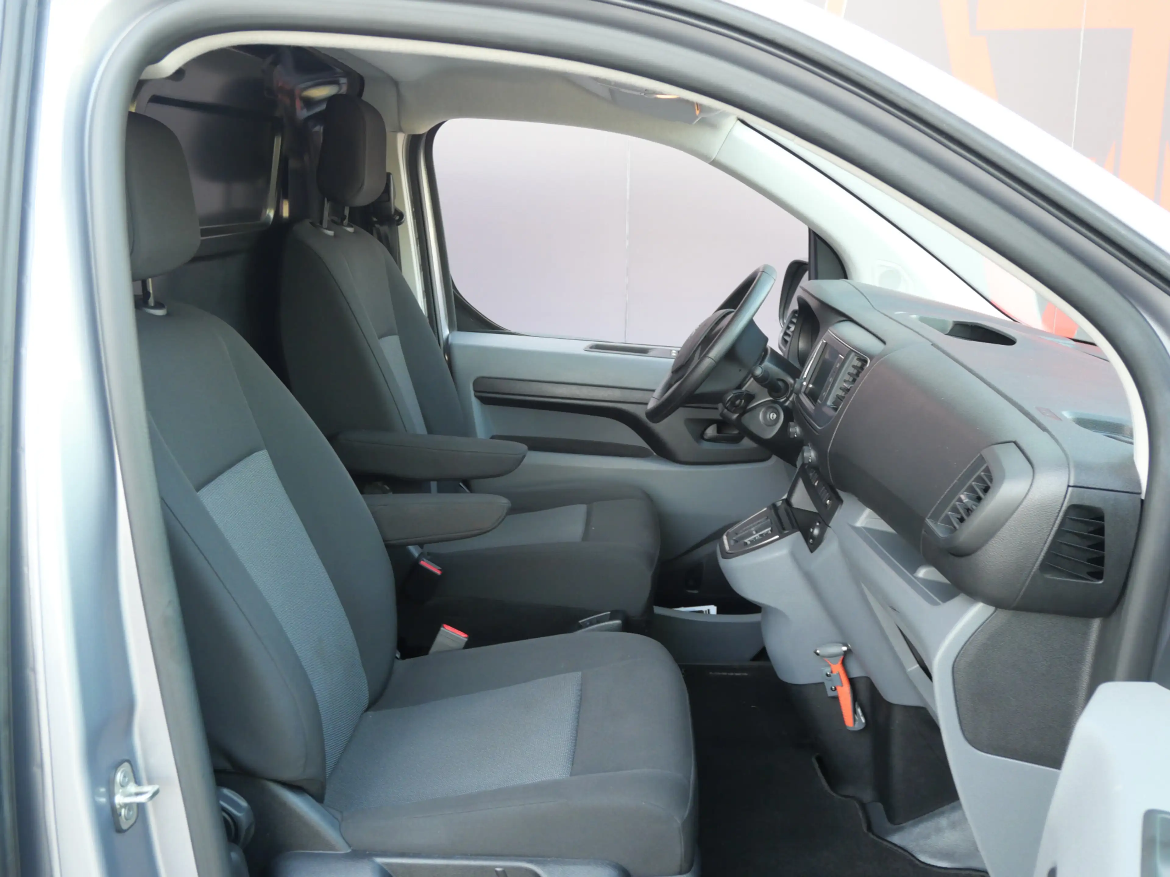 Peugeot e-Expert Long Premium 75 kWh | L3 | CARPLAY | CRUISE | AIRC — photo 4
