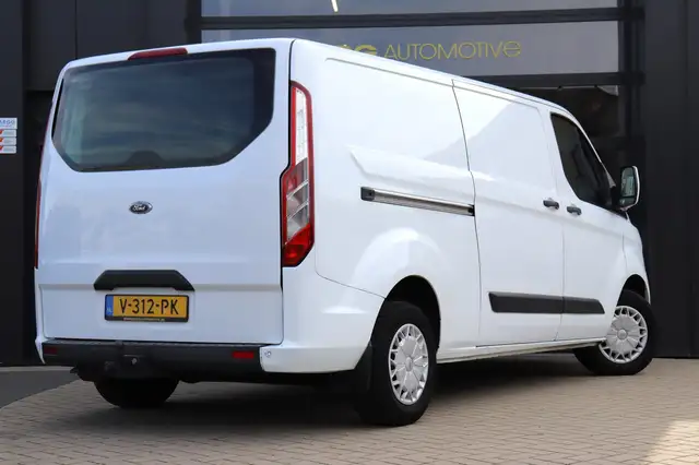 Ford Transit Custom view 11