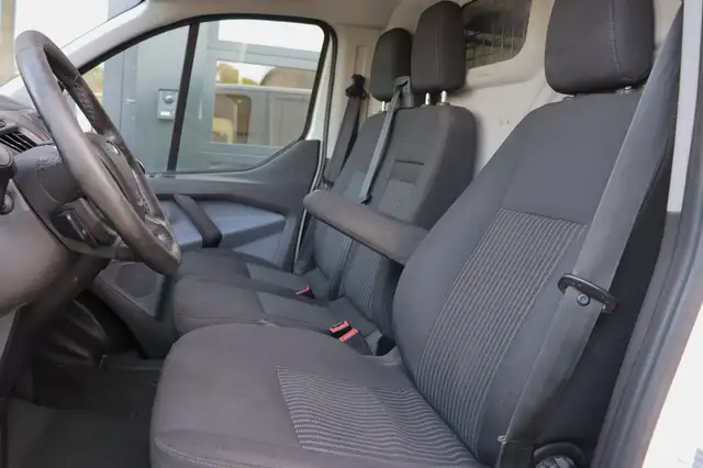 Ford Transit Custom view 30