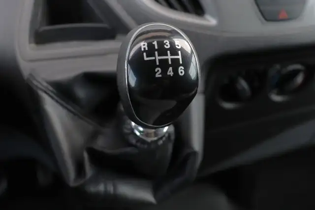 Ford Transit Custom view 16