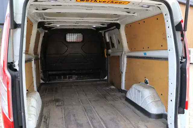 Ford Transit Custom view 20