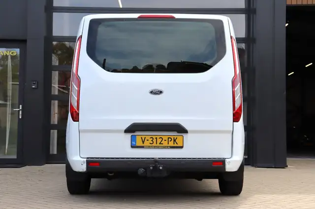 Ford Transit Custom view 19