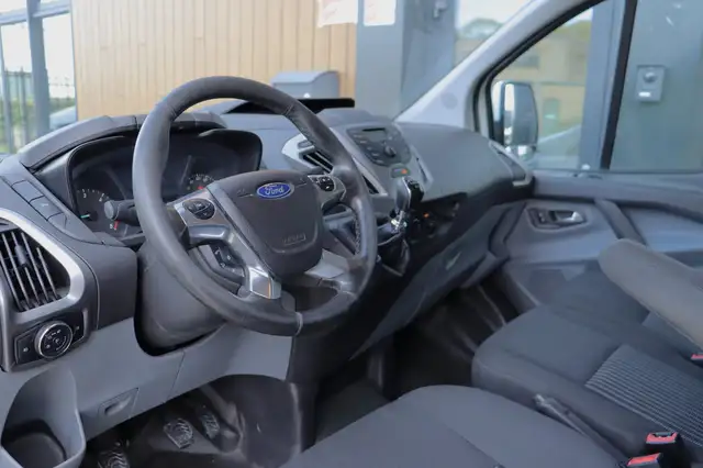 Ford Transit Custom view 24