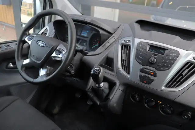 Ford Transit Custom view 8
