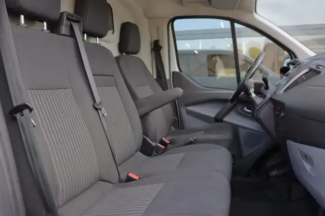 Ford Transit Custom view 29