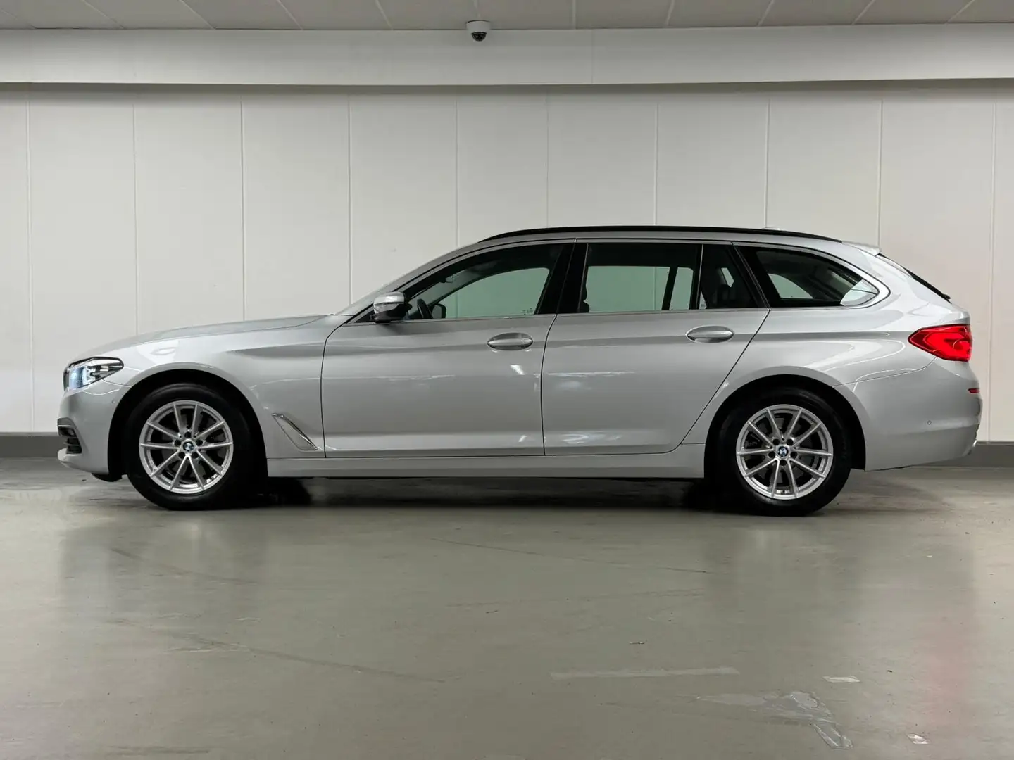 BMW 520 DA TOURING 163CV LUXURY CAMERA GPS XENON CUIR TVAC Silber - 2
