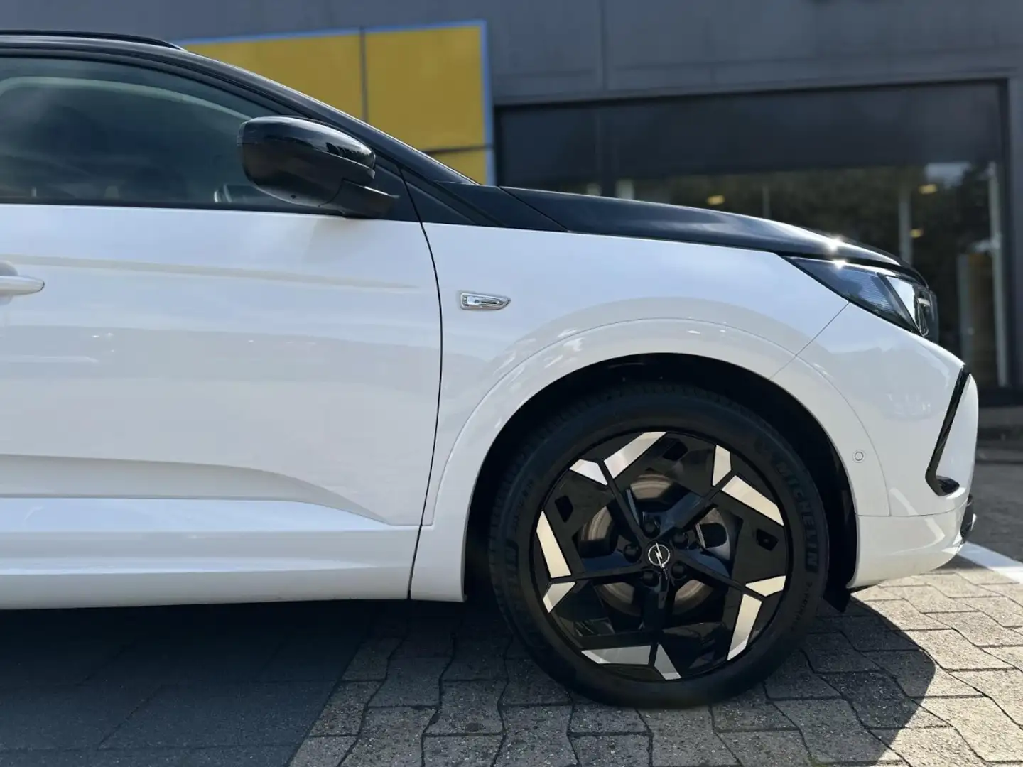 Opel Grandland GSe Plug-in ** 360grad/NaviPro/LED ** Weiß - 2