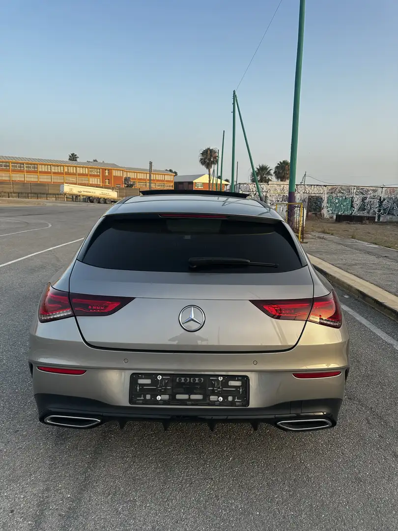 Mercedes-Benz CLA 200 Shooting Brake 200d PACK AMG Beige - 1