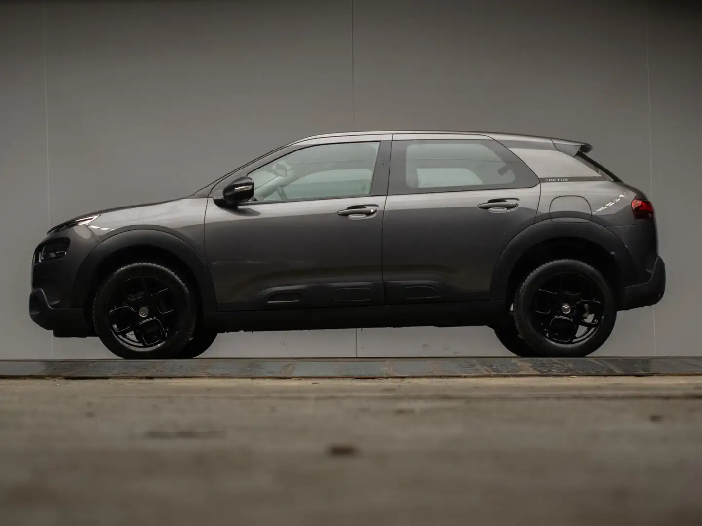 Citroen C4 Cactus 1.2 PureTech Feel Sport (APPLE CARPLAY,NAVI,CRUISE Grijs - 1