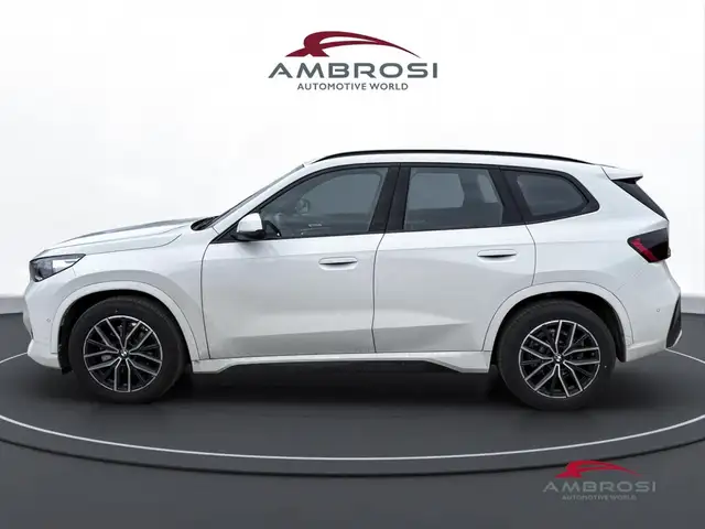 BMW X1 view 4