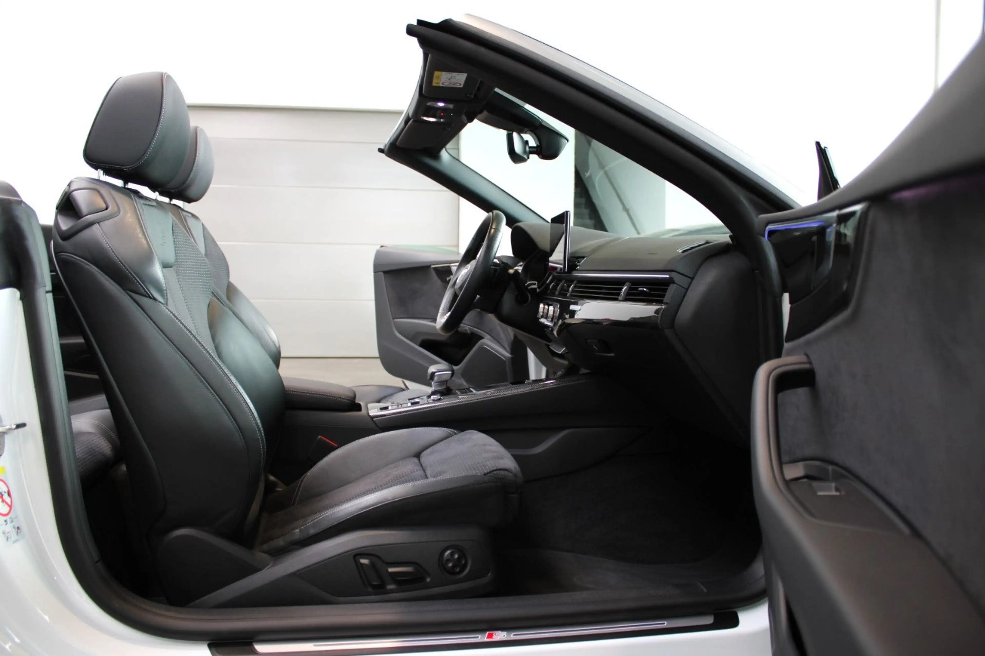 Audi S5 CABRIO CARBON/VIRTUAL/SPORTSITZE/HIFI/LED/19" — photo 13