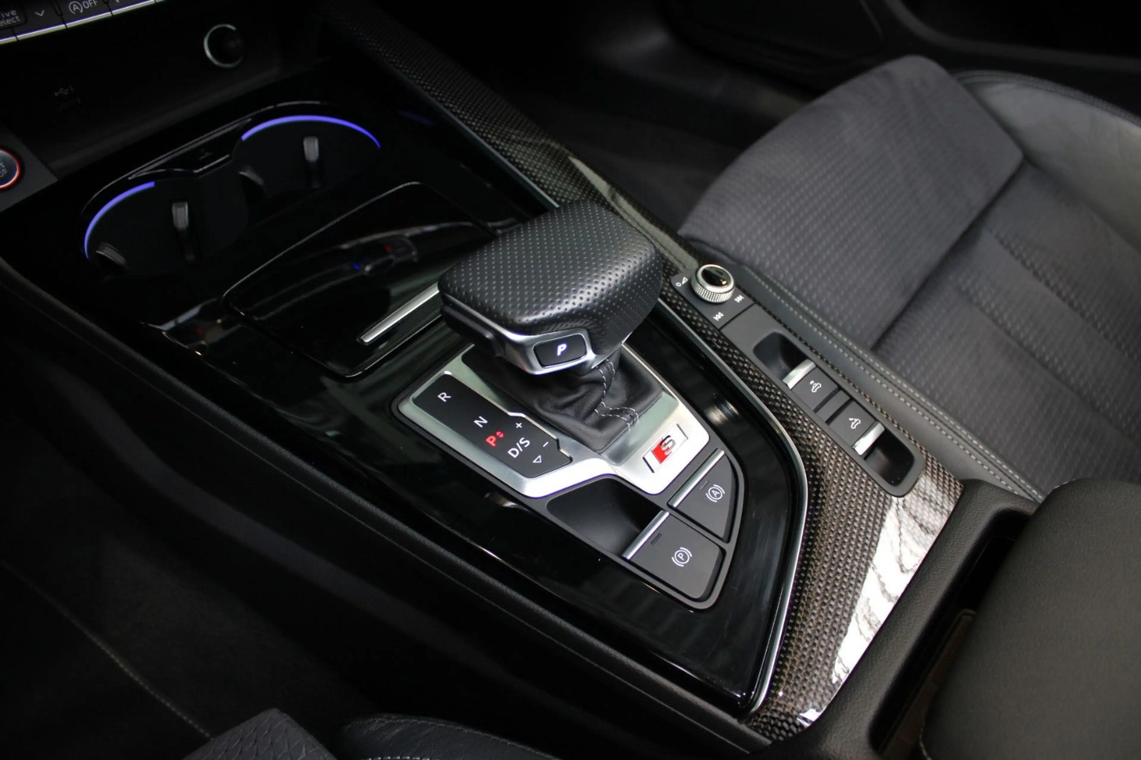 Audi S5 CABRIO CARBON/VIRTUAL/SPORTSITZE/HIFI/LED/19" — photo 4