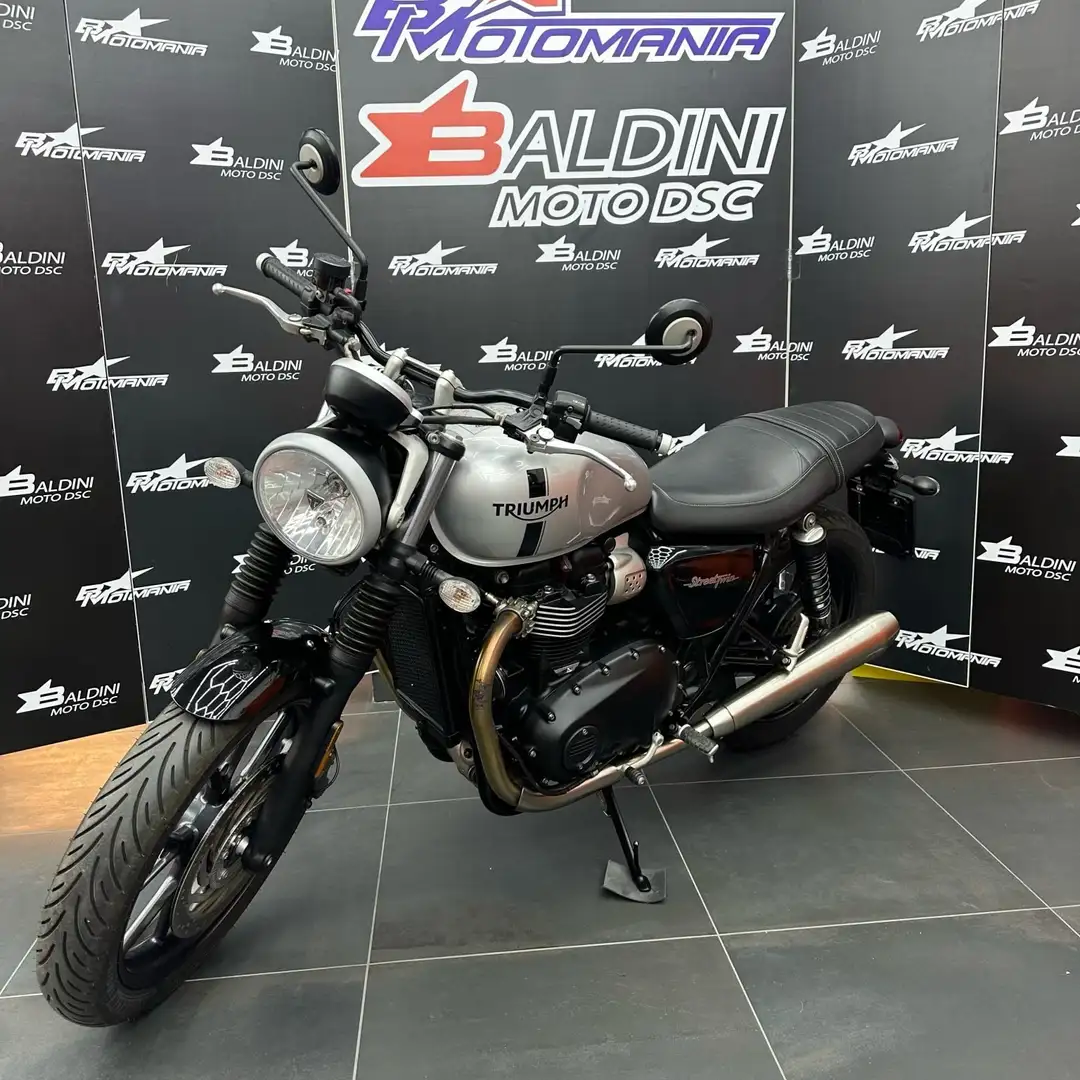 Triumph Street Twin Triumph Street Twin 900 - 1