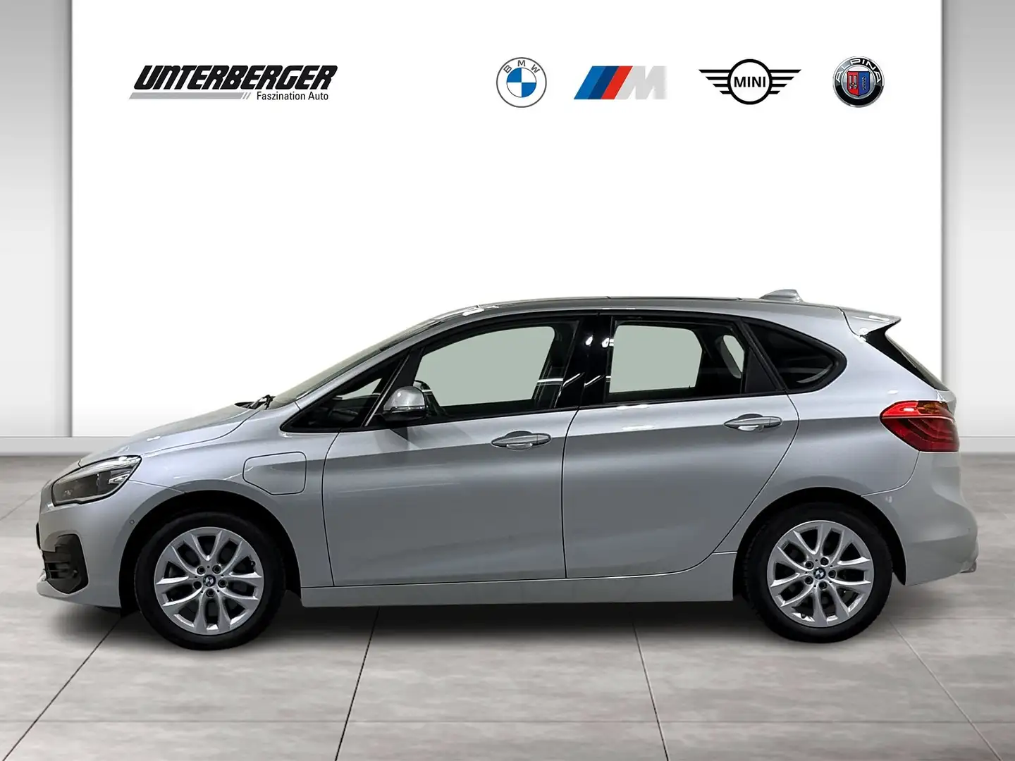 BMW 225 xe Active Tourer ACC DA+ PA RFK Pano Silber - 2