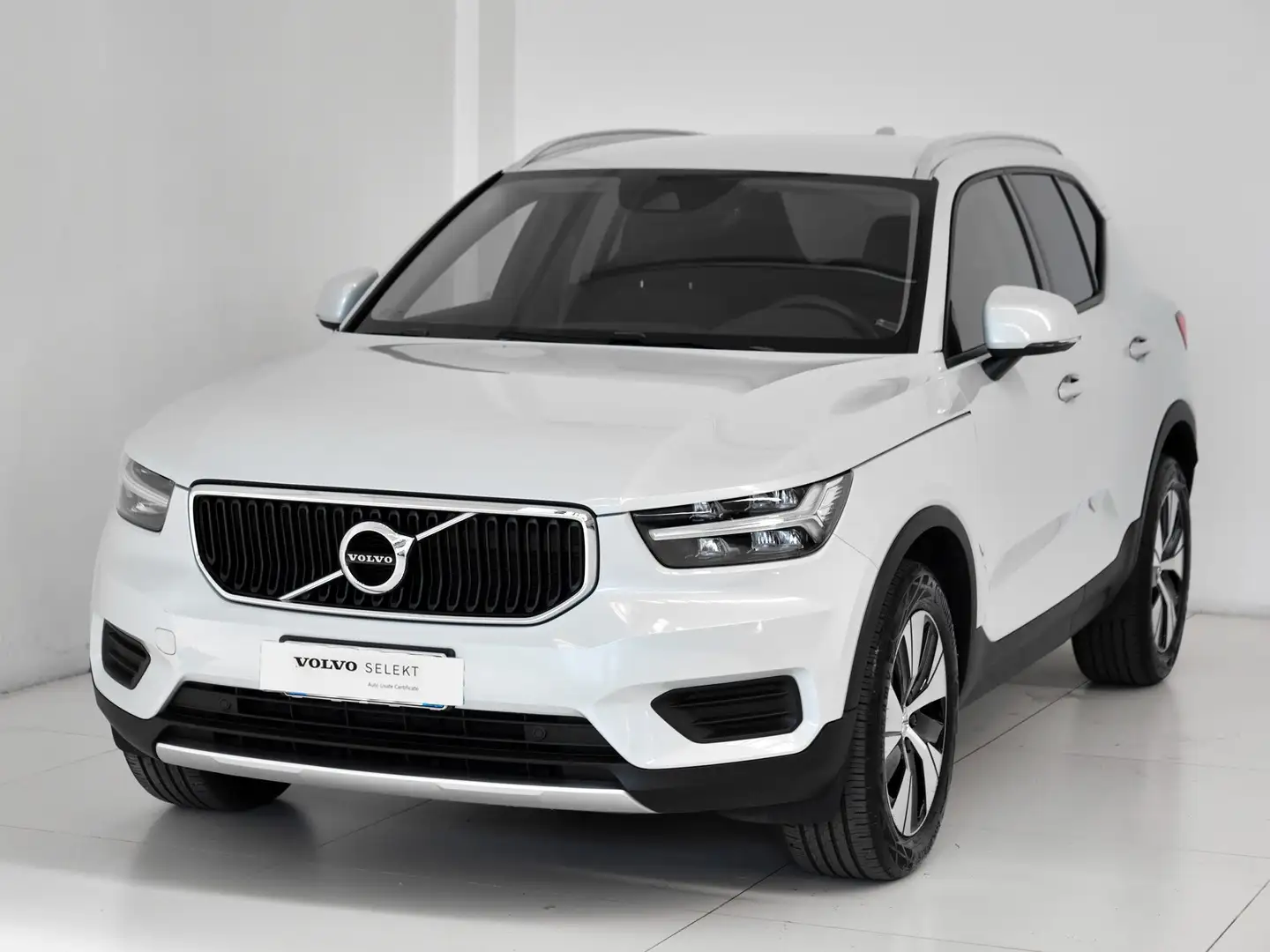 Volvo XC40 XC40 1.5 t2 Momentum Pro auto my21 White - 1