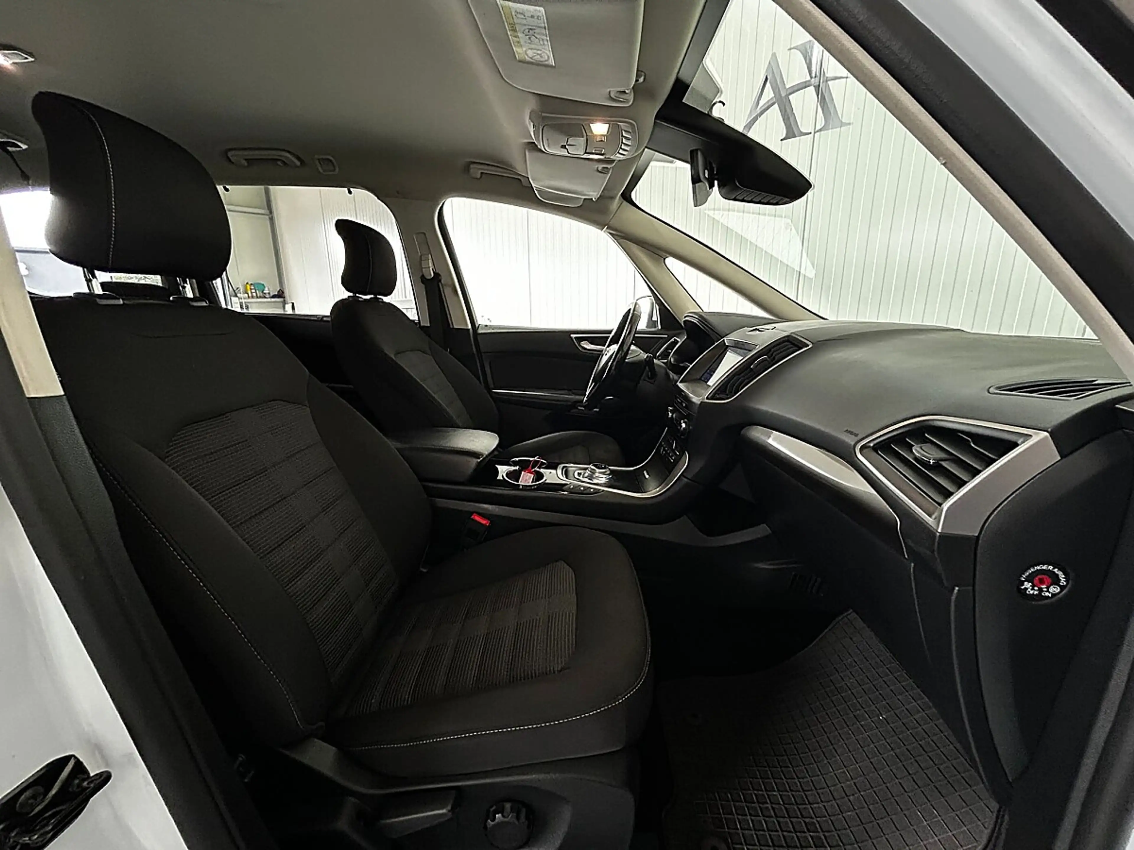 Ford Galaxy 2,0 EcoBlue Trend Aut. — photo 12