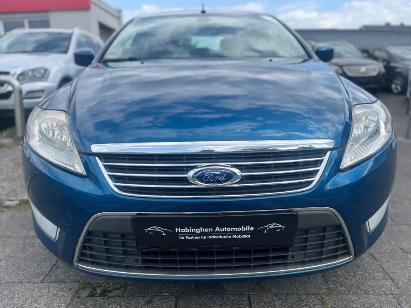 Ford Mondeo Lim. Ghia Blau - 2