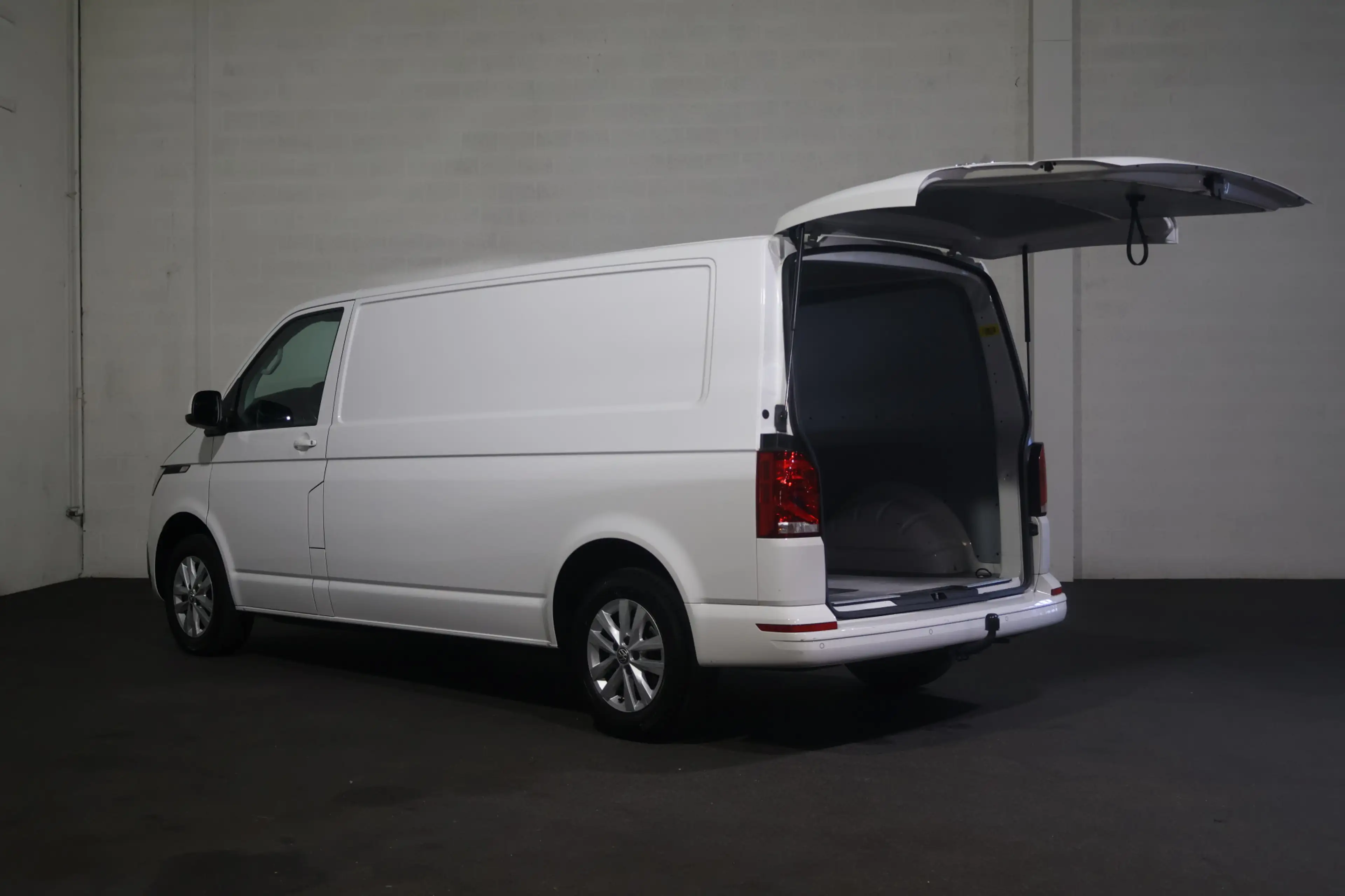 Volkswagen T6.1 Transporter 2.0 TDI 150pk Automaat L2 H1 — photo 10