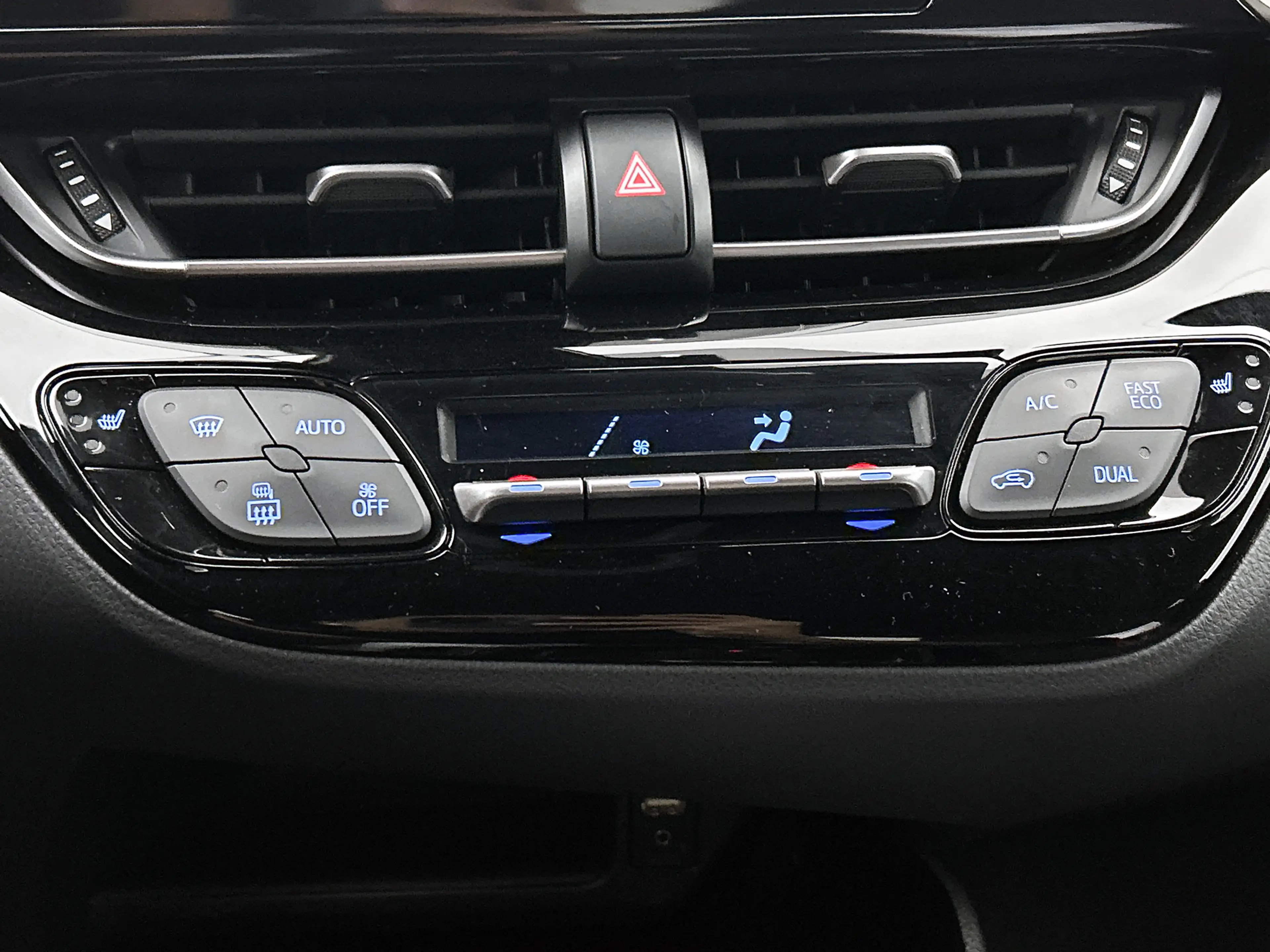 Toyota C-HR 1.8 Hybrid Style Ultimate | Navigatie | JBL | Stuu — photo 10