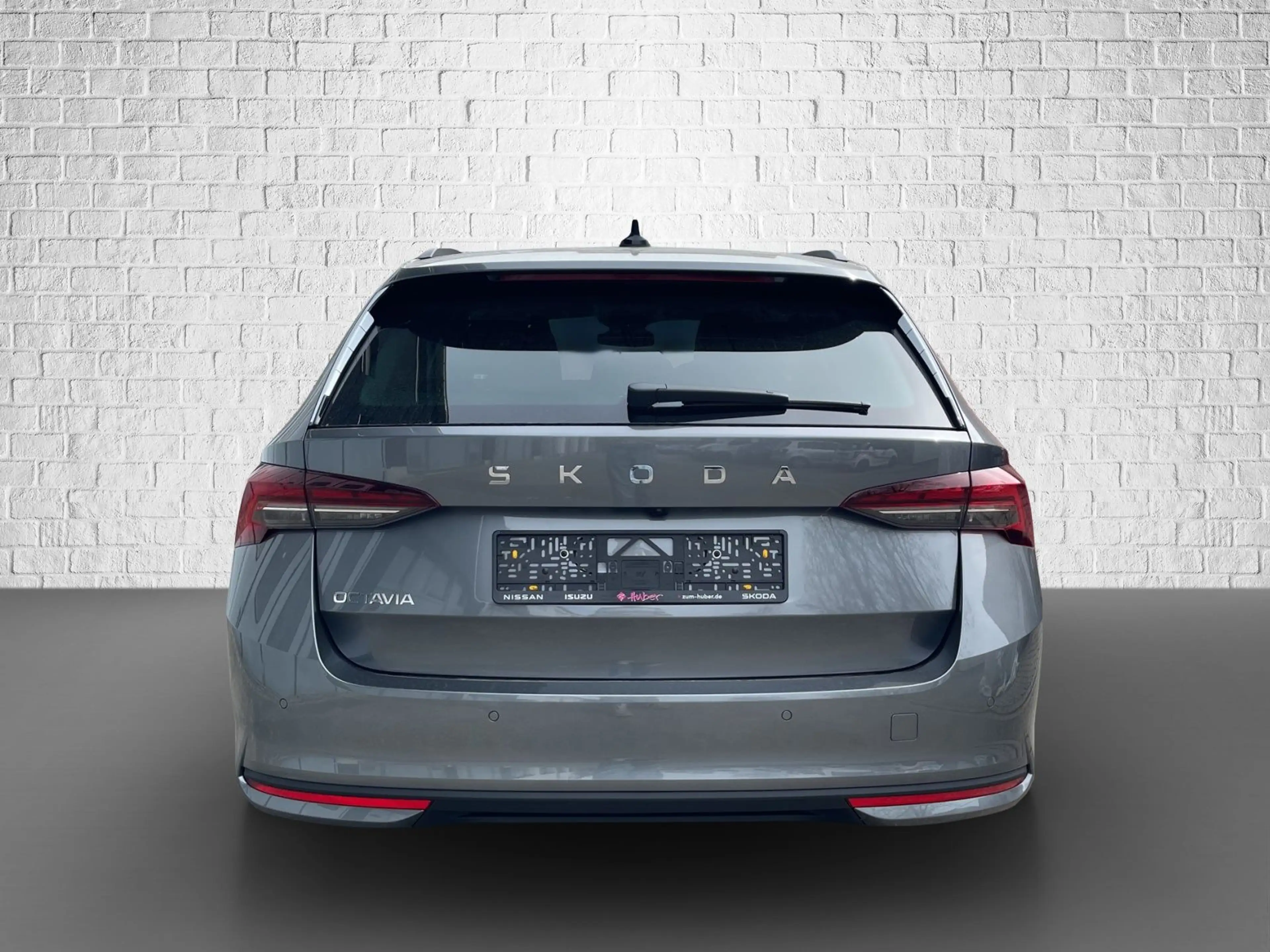 Skoda Octavia Combi 2.0 TDI DSG Automatik - Balance — photo 4