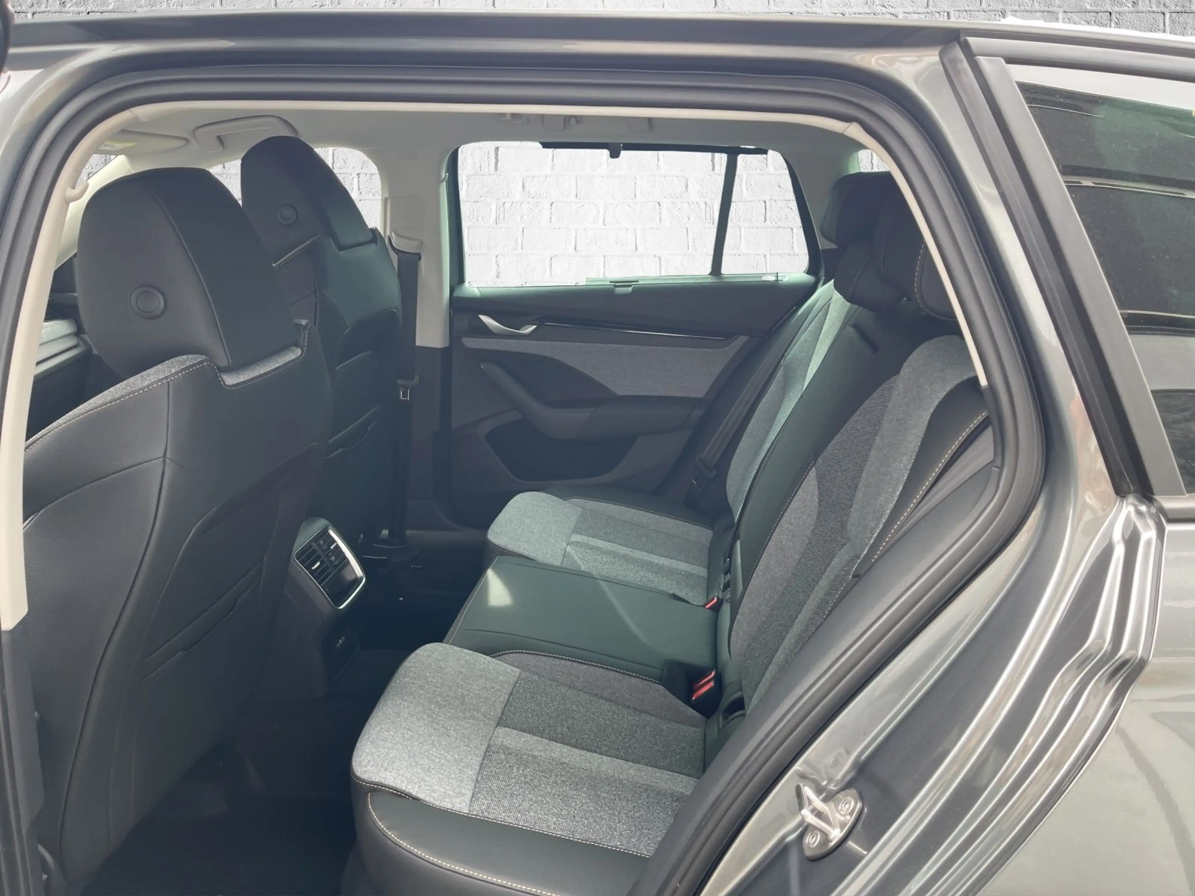 Skoda Octavia Combi 2.0 TDI DSG Automatik - Balance — photo 12