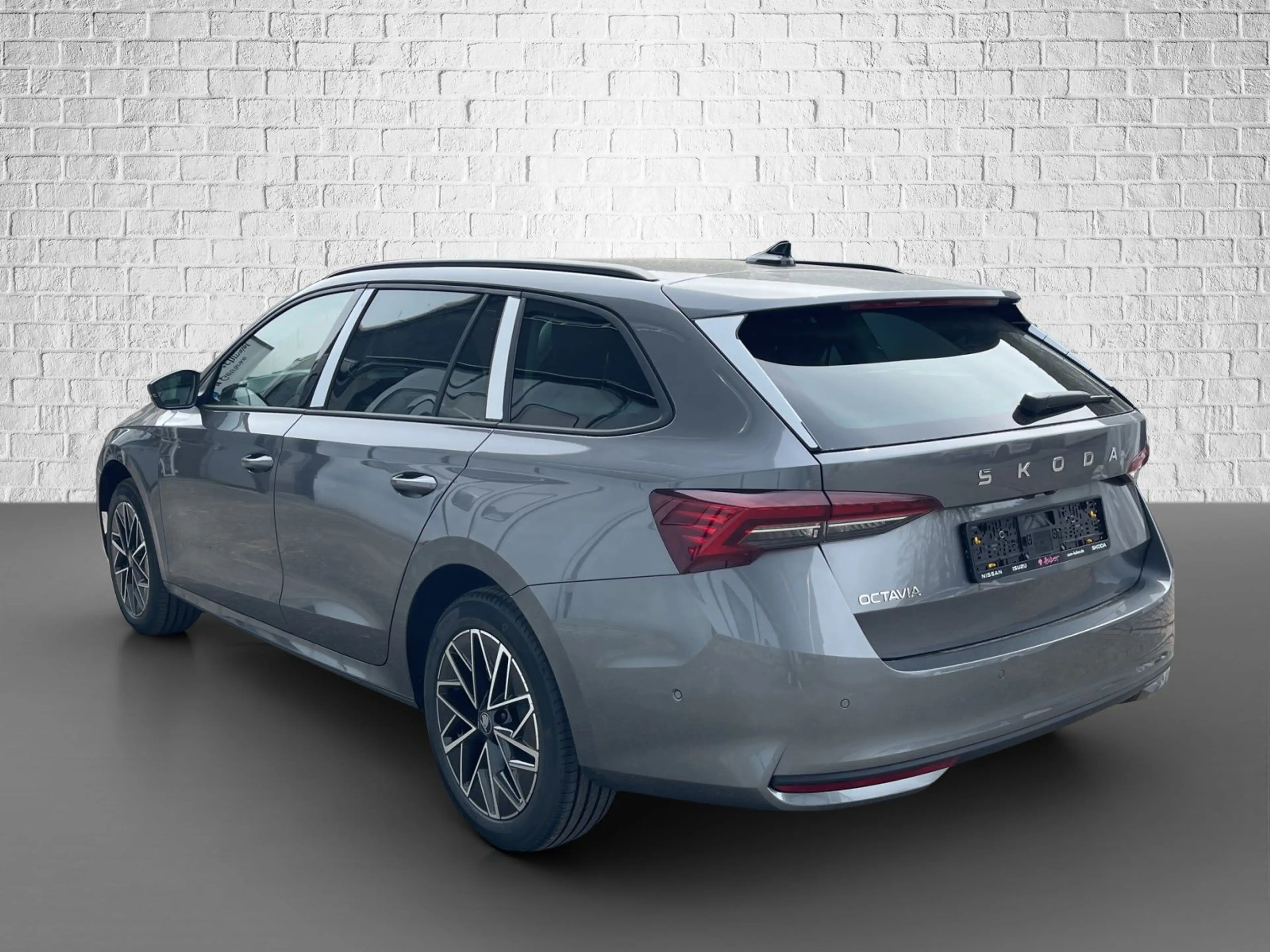 Skoda Octavia Combi 2.0 TDI DSG Automatik - Balance — photo 3