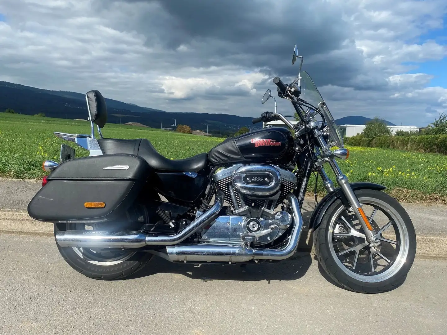 Harley-Davidson XL 1200 T Super Low ABS Schwarz - 2