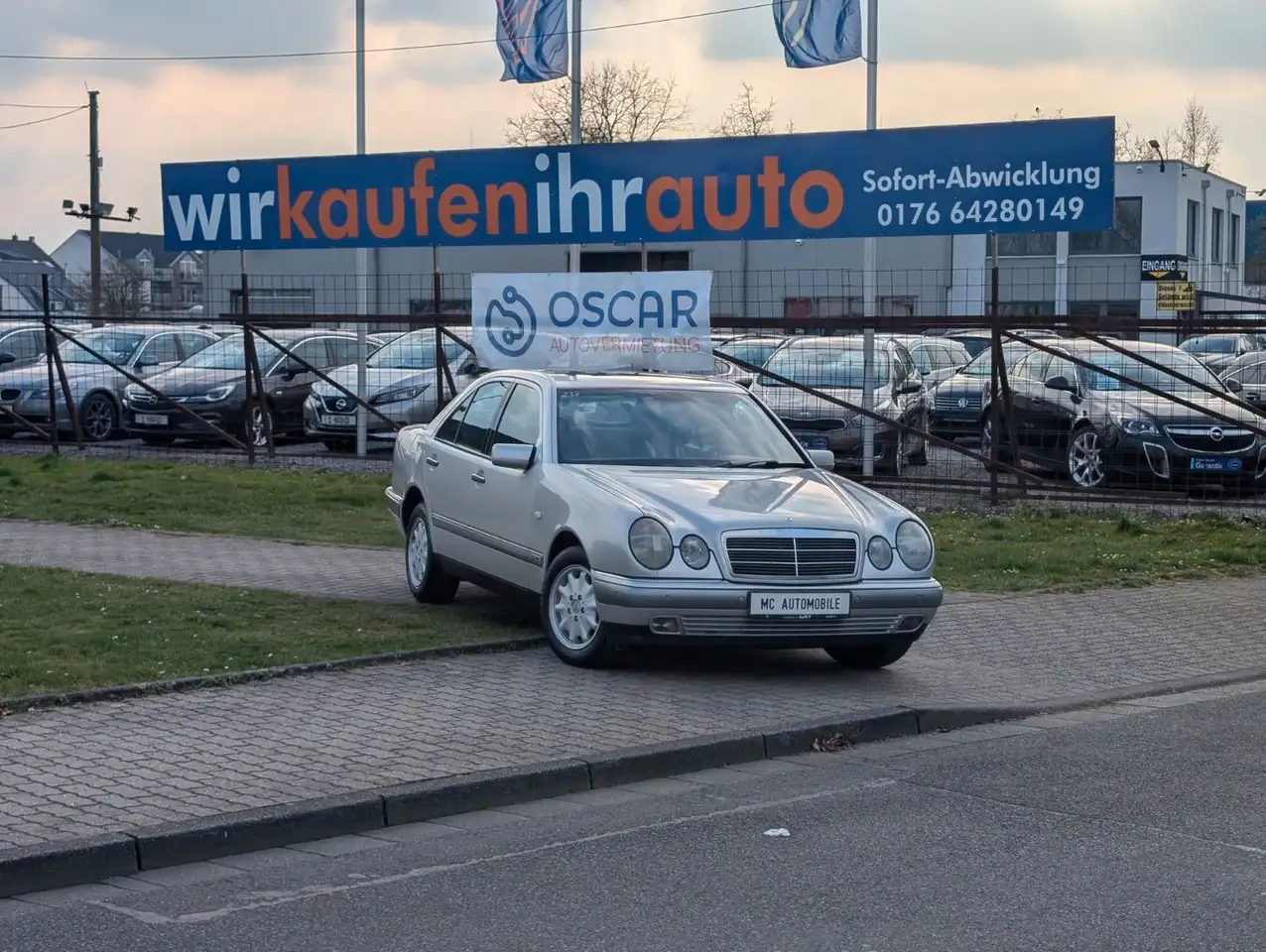 Mercedes-Benz E 230