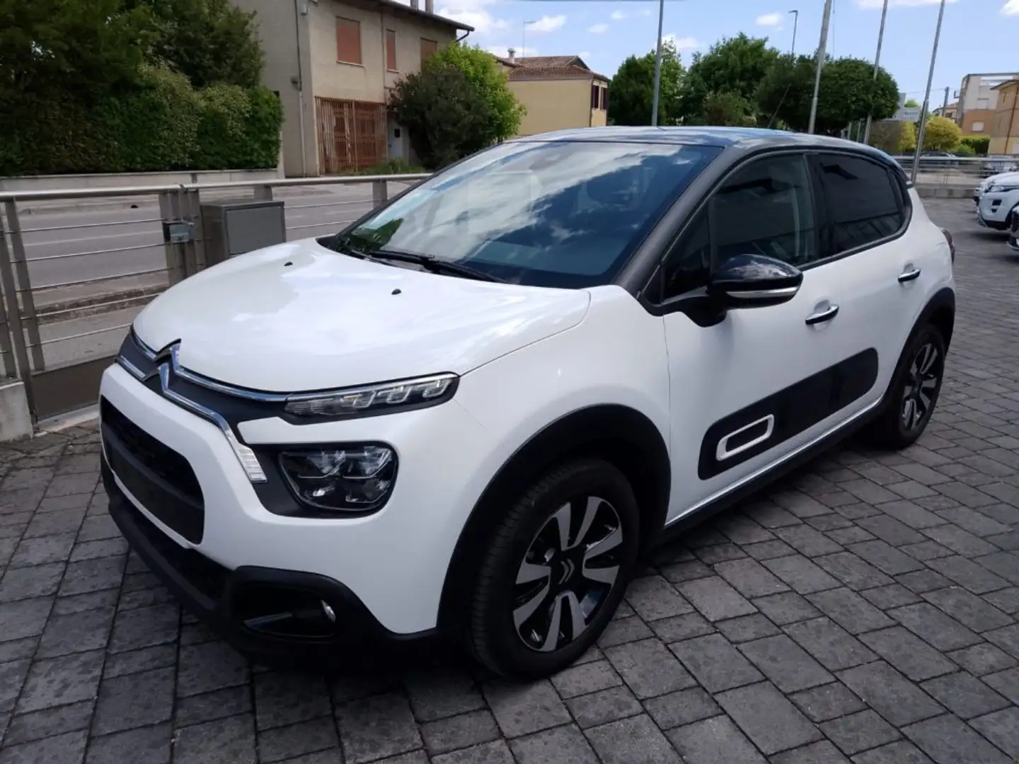 Citroen C3 PureTech 83 S&S Shine PRONTA CONSEGNA OK NEOPATENT Blanc - 2