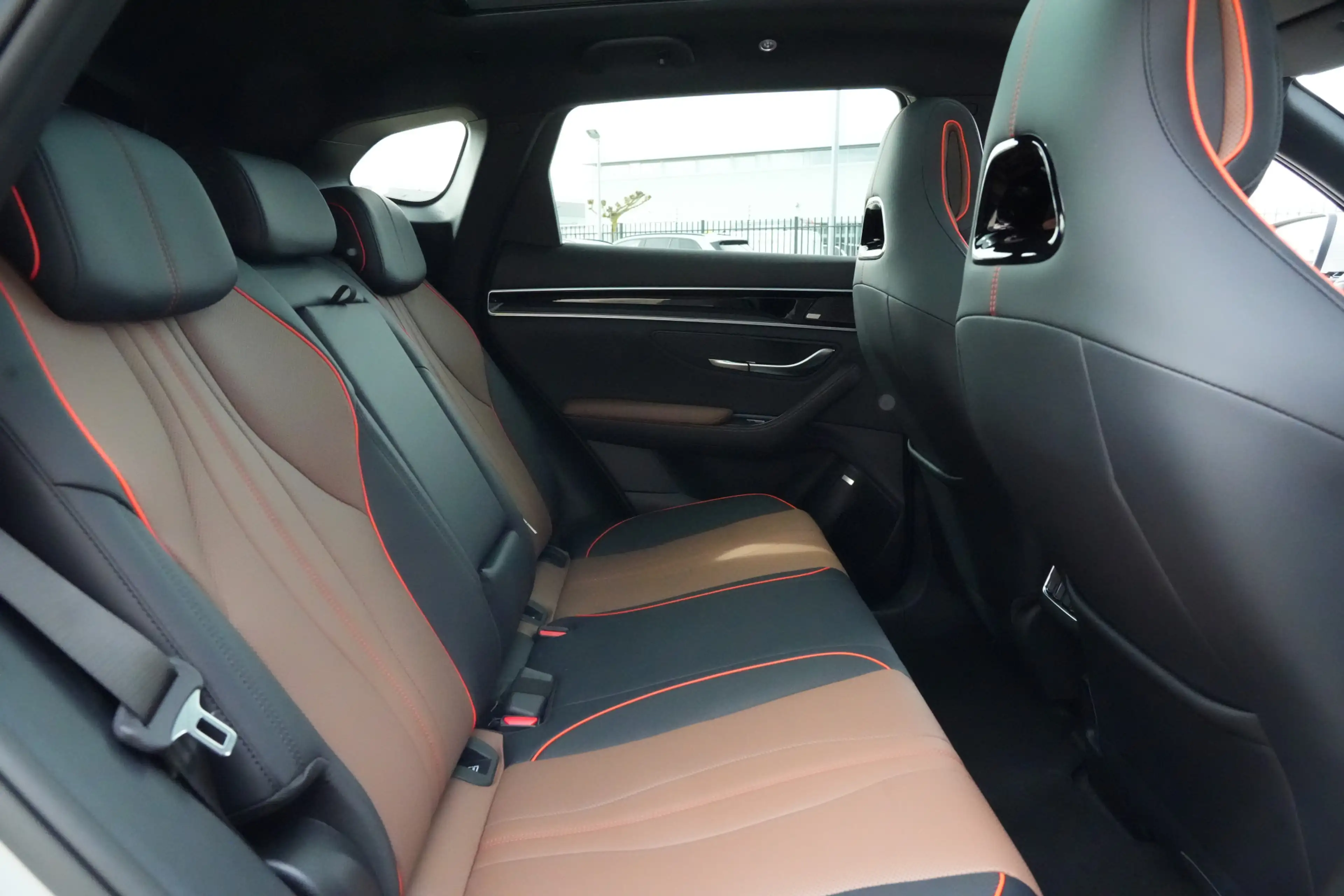 BYD Seal U 1.5 DM-i PHEV FWD Comfort 218pk Panoramadak/Stoelv — photo 21