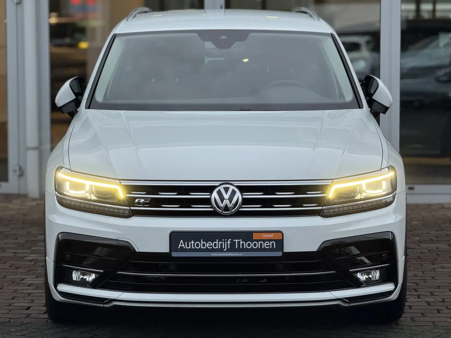 Volkswagen Tiguan 1.4 TSI ACT Business R-Line | elk. trekhaak | Keyl Wit - 2