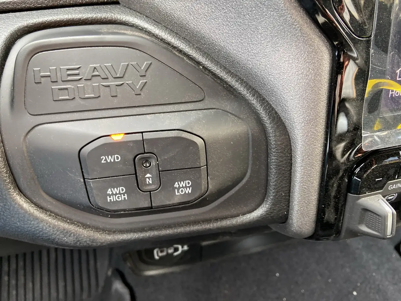 RAM 2500 снимка RAM 2500