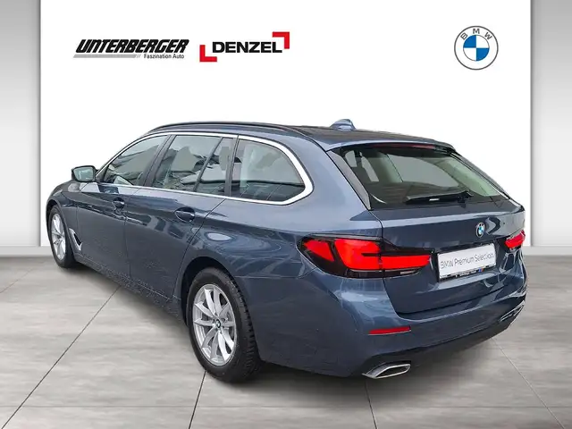 BMW 5 Series view 6