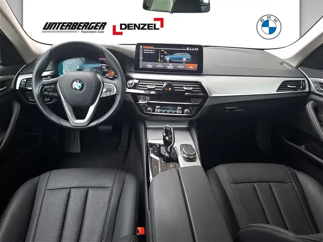 BMW 5 Series view 7