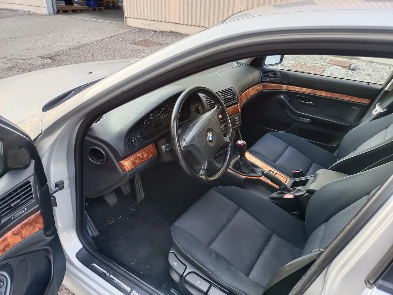 BMW 528i, foto 4