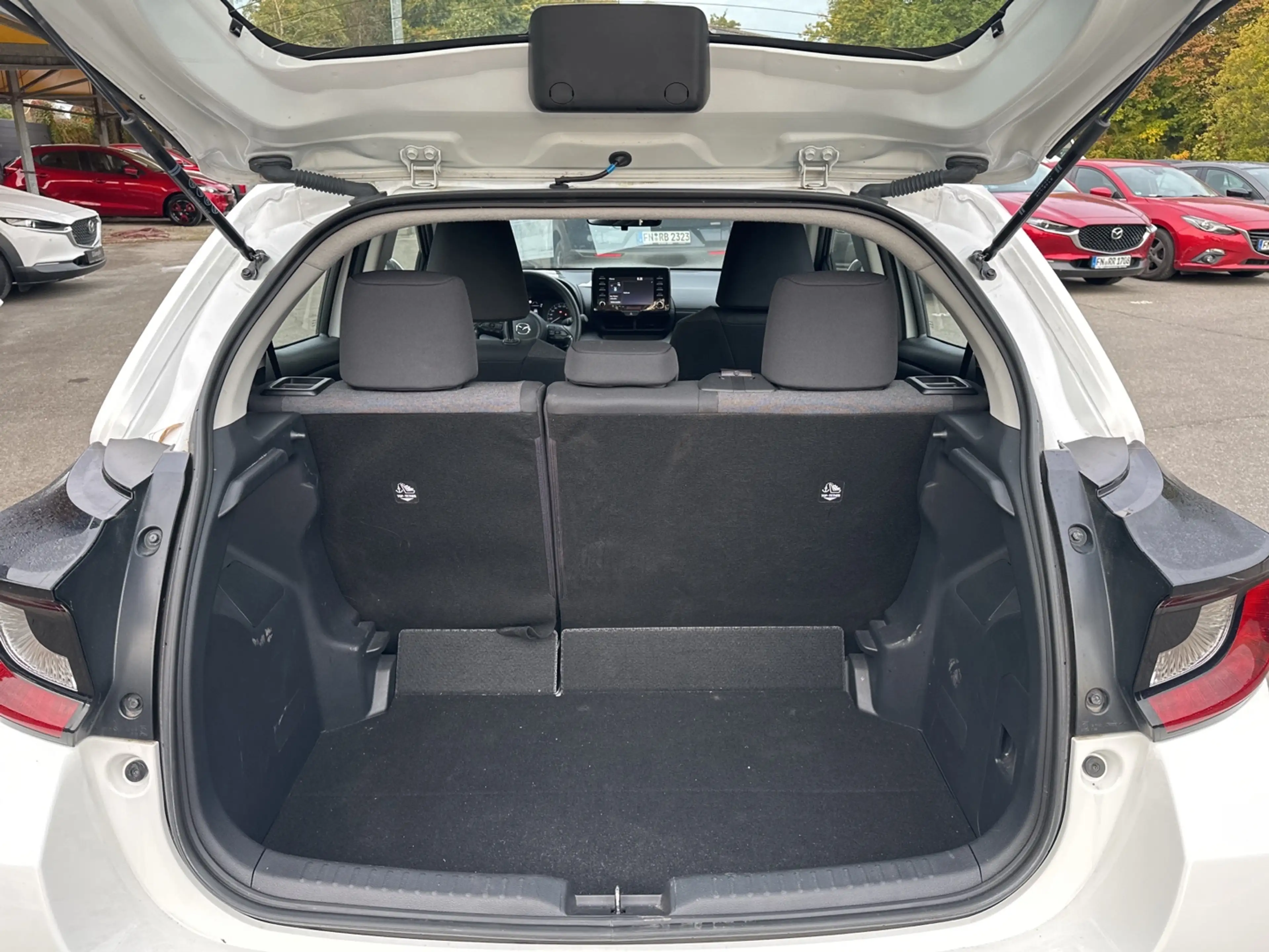 Mazda 2 Hybrid 1.5L VVT-i 116 PS AT FWD AL-PURE — photo 8