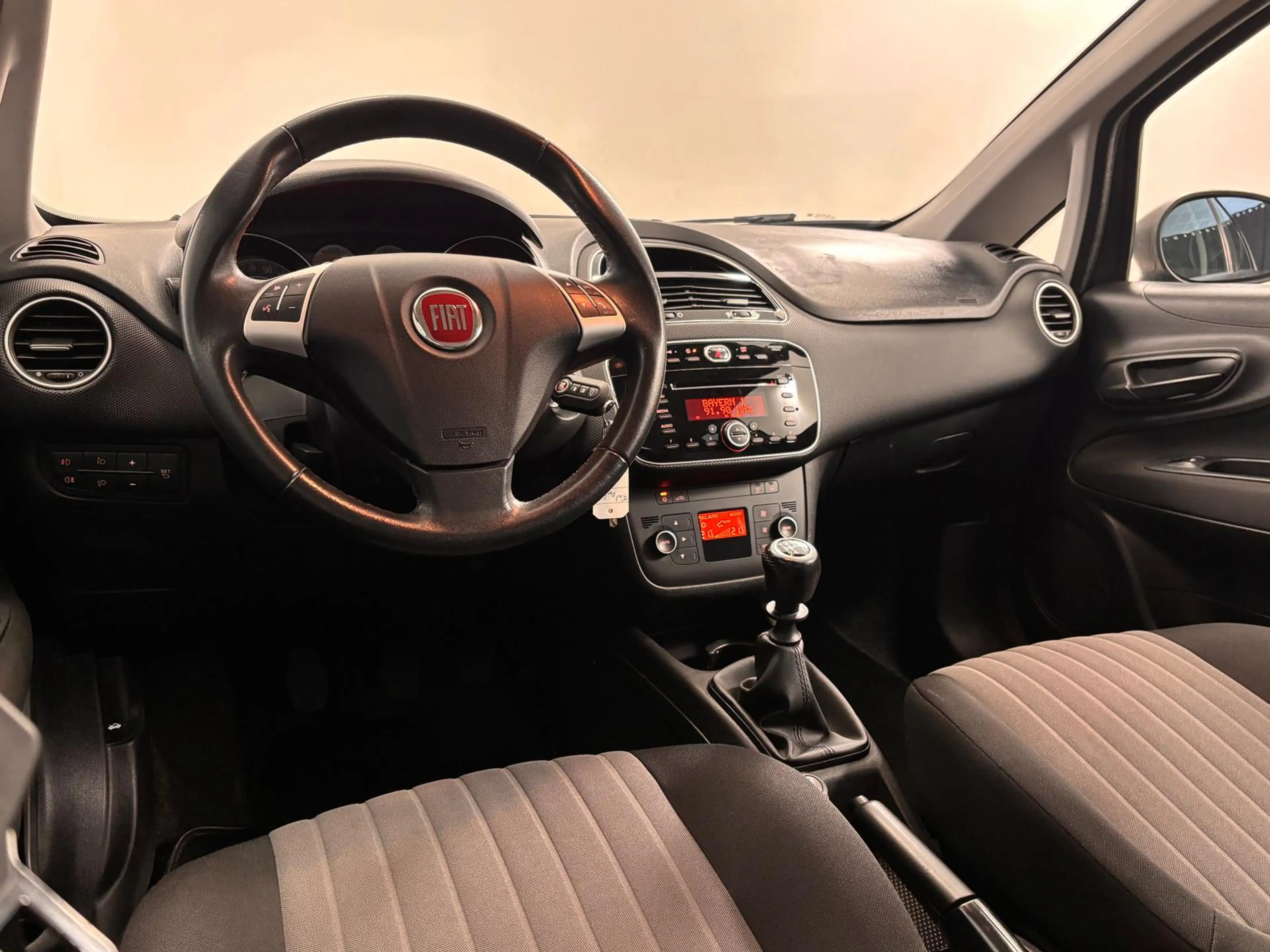 Fiat Punto *Klimaautomatik*BT*Alu* — photo 14