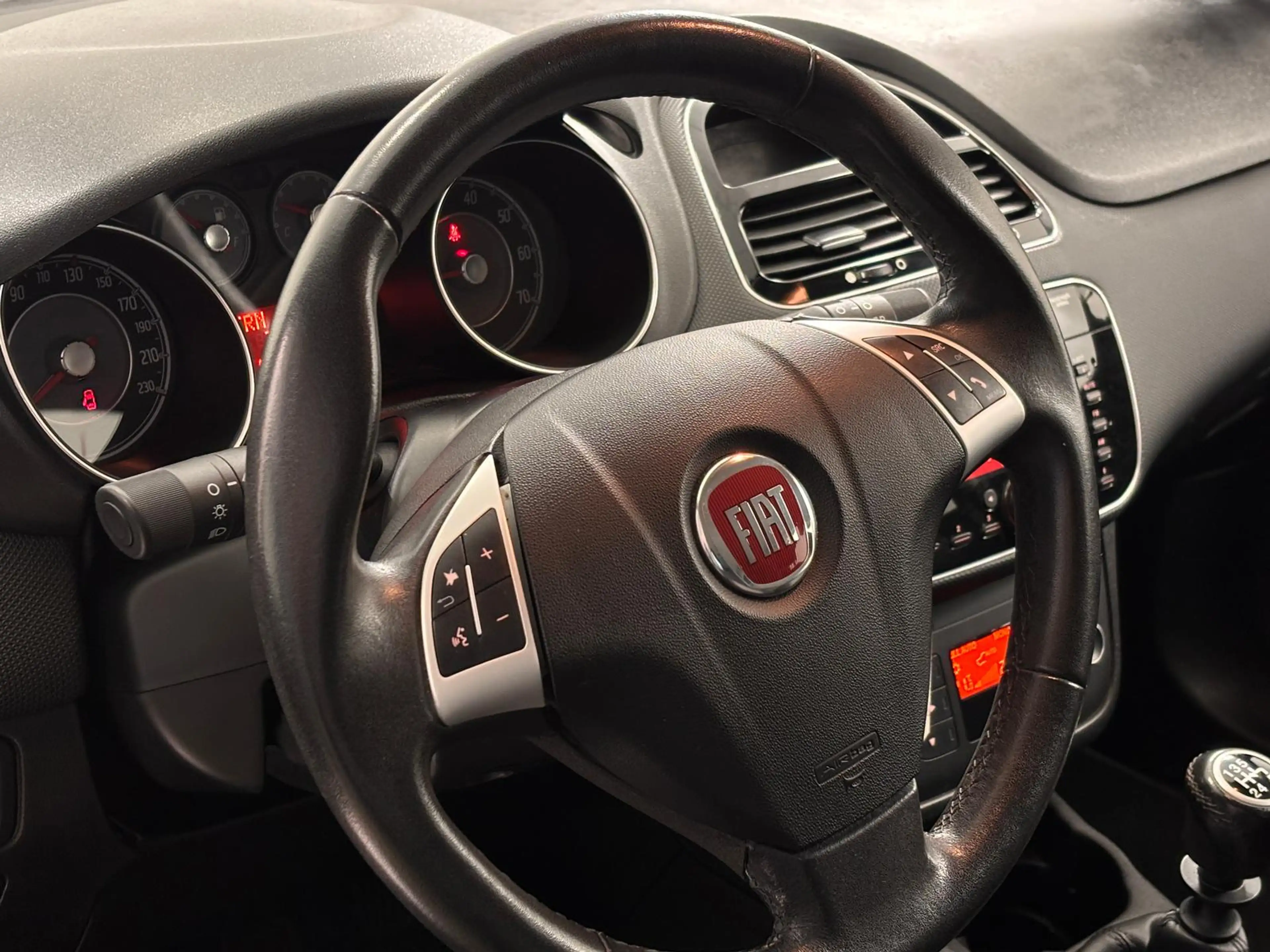 Fiat Punto *Klimaautomatik*BT*Alu* — photo 15