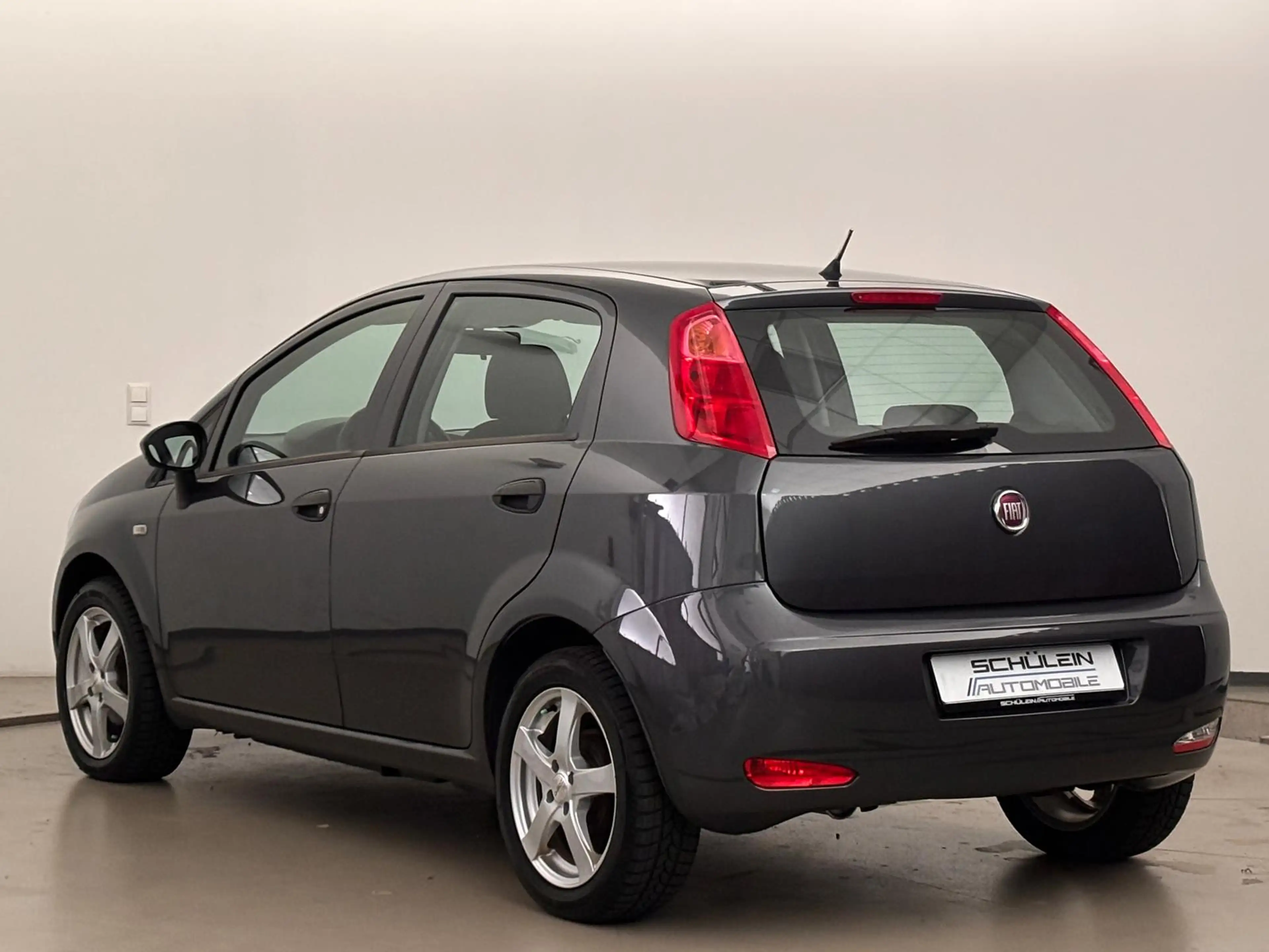 Fiat Punto *Klimaautomatik*BT*Alu* — photo 9
