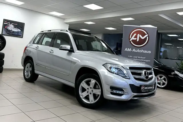 Mercedes-Benz GLK 250 CDI BT 4M *PanSD*AHK*Bi-Xenon*Leder*Navi
