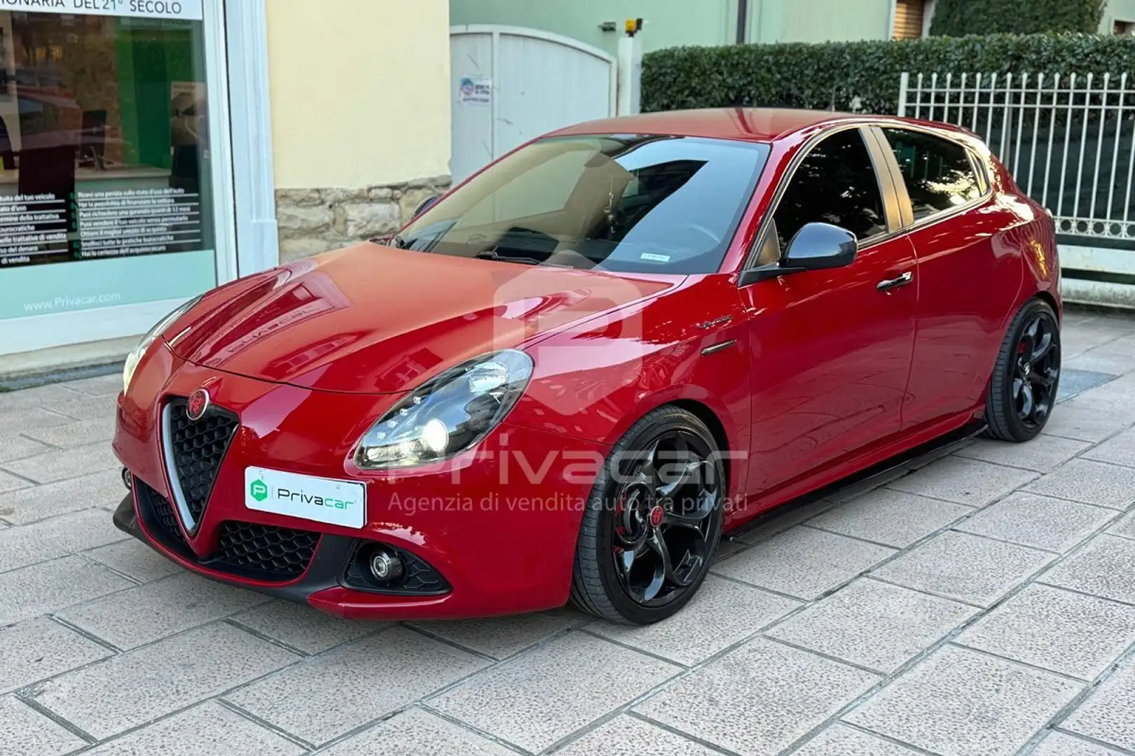 Alfa Romeo Giulietta Giulietta 1.6 JTDm 120 CV VELOCE Rouge - 1