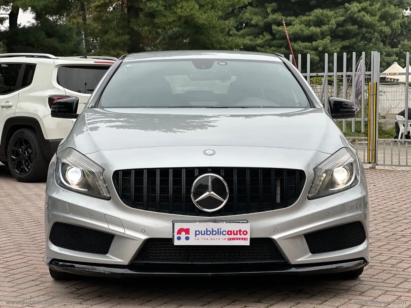 Mercedes-Benz A 180 A 180 CDI BlueEFFICIENCY Premium Plateado - 2