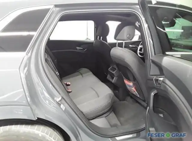 Audi Q8 E-Tron view 9