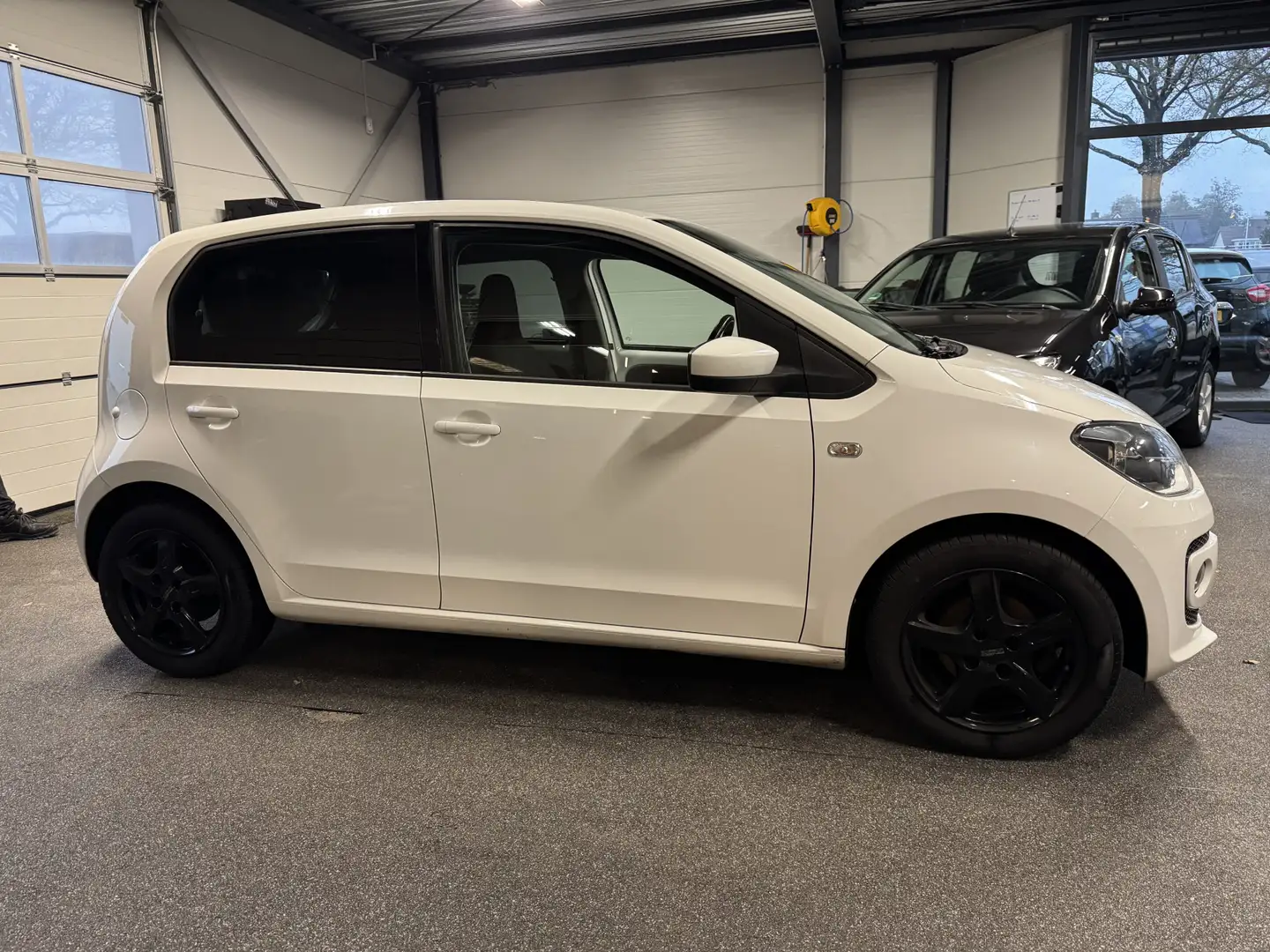 Volkswagen up! 1.0 move up! Airco-Stoelverwarming-Velgjes Blanc - 2