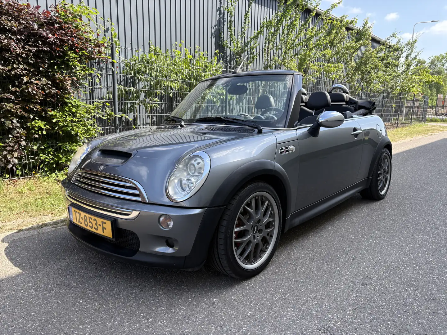 MINI Cooper S Cabrio Mini 1.6 / NAVI / AIRCO / HARMAN KARDON siva - 1