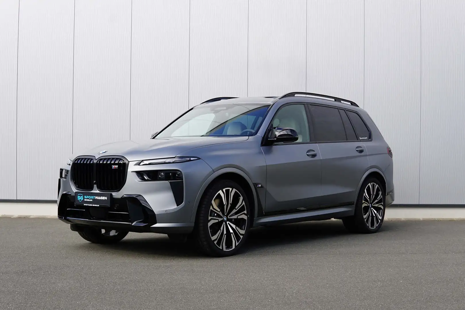 BMW X7 M 60i Gris - 1