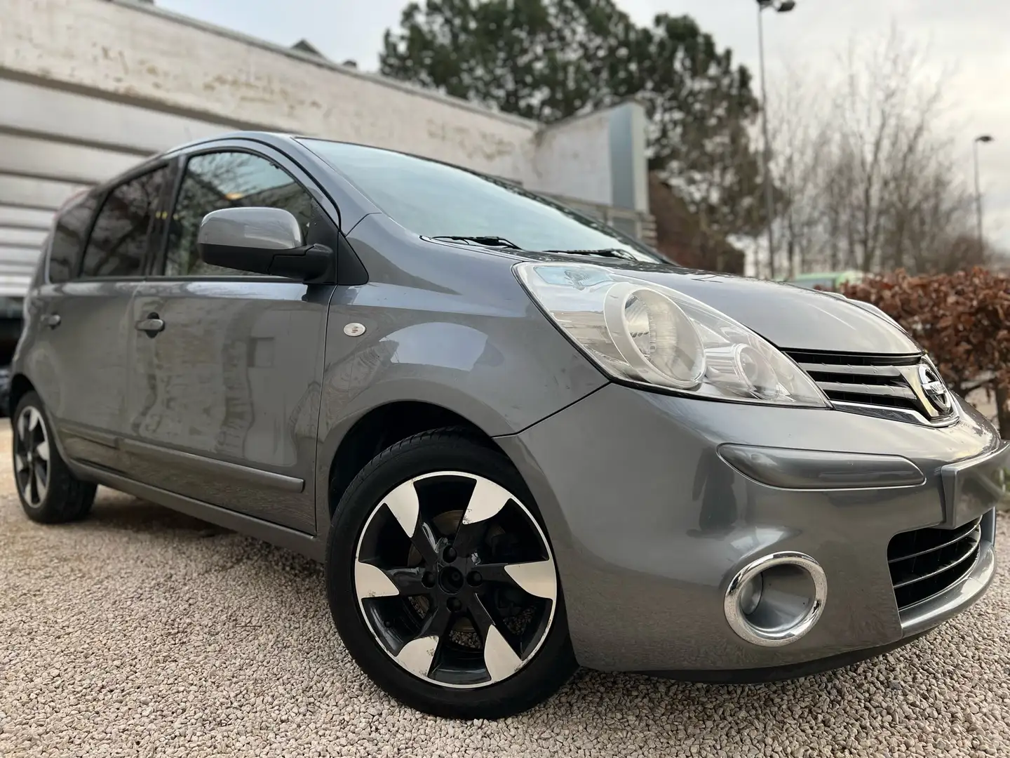 Nissan Note 1.4i Connect Edition Grau - 1
